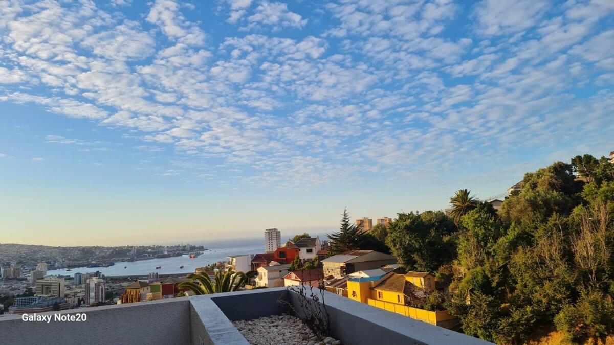 Ocean View & Pool Family 1p Apartment