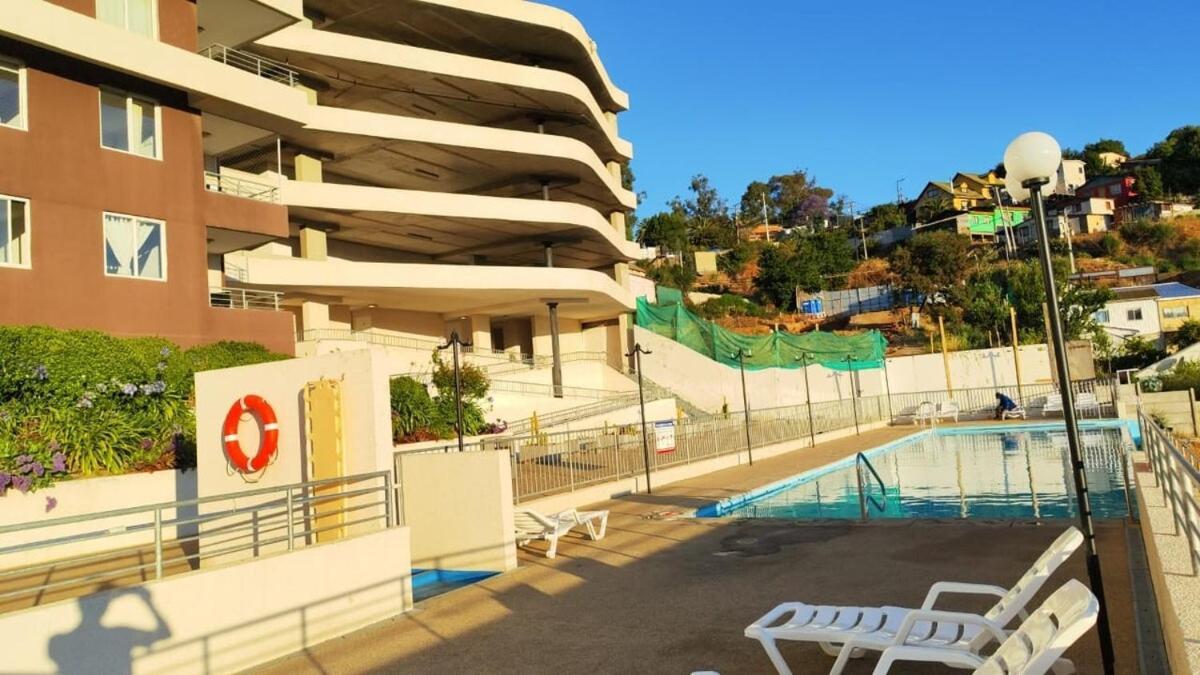 Ocean View & Pool Family 1p Apartment Valparaiso